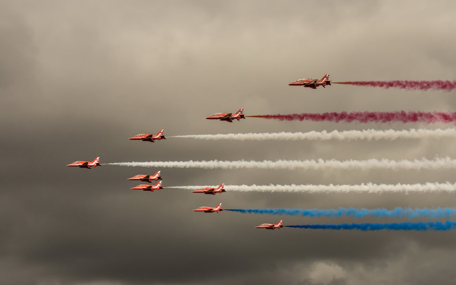 开云网站-_极限攀岩英雄挑战赛：攀登者的荣耀时刻_，极限攀岩纪录片男主角