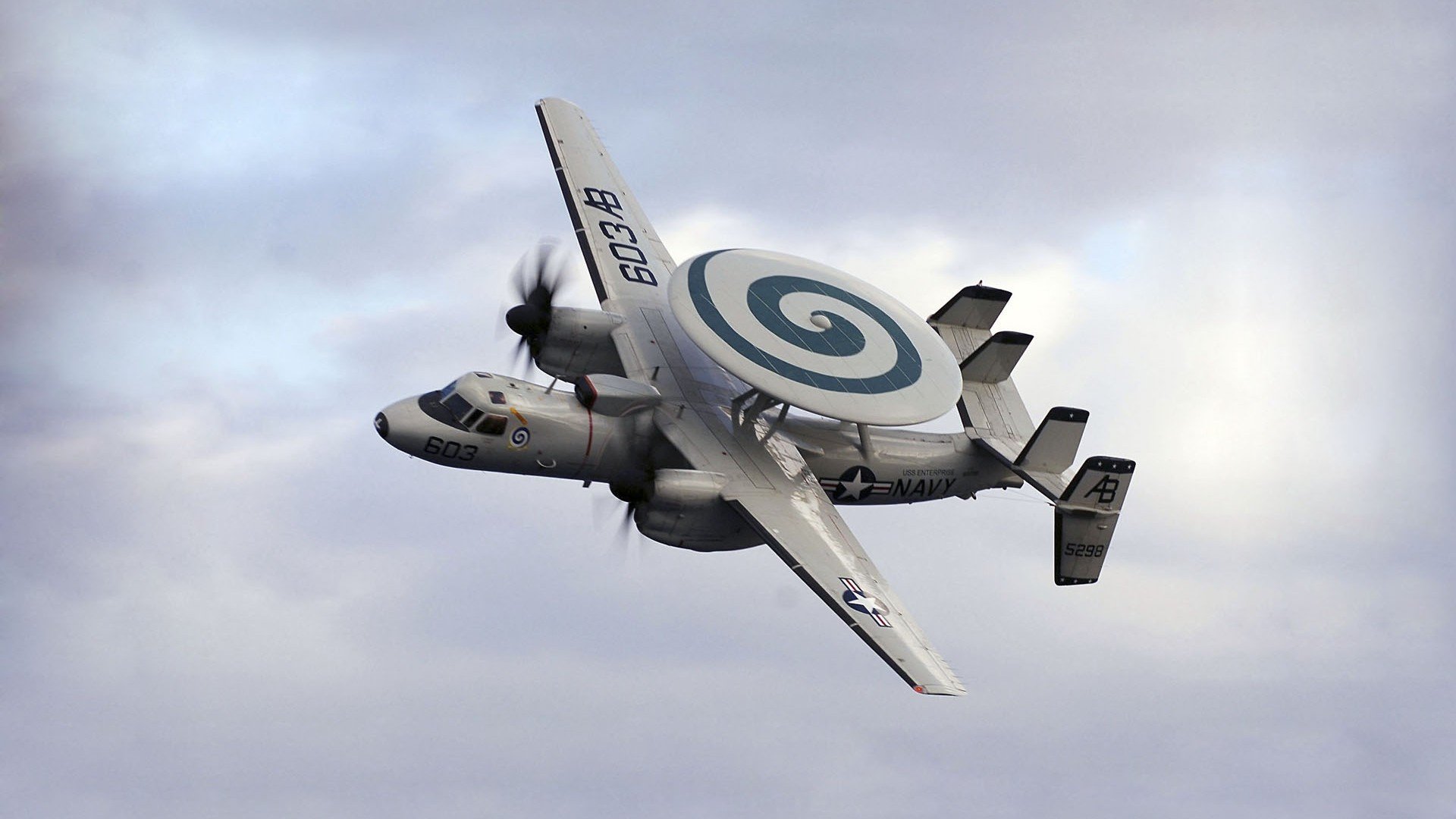 开云·体育官网-德甲比赛精彩瞬间，战术变化引领潮流，德甲的比赛