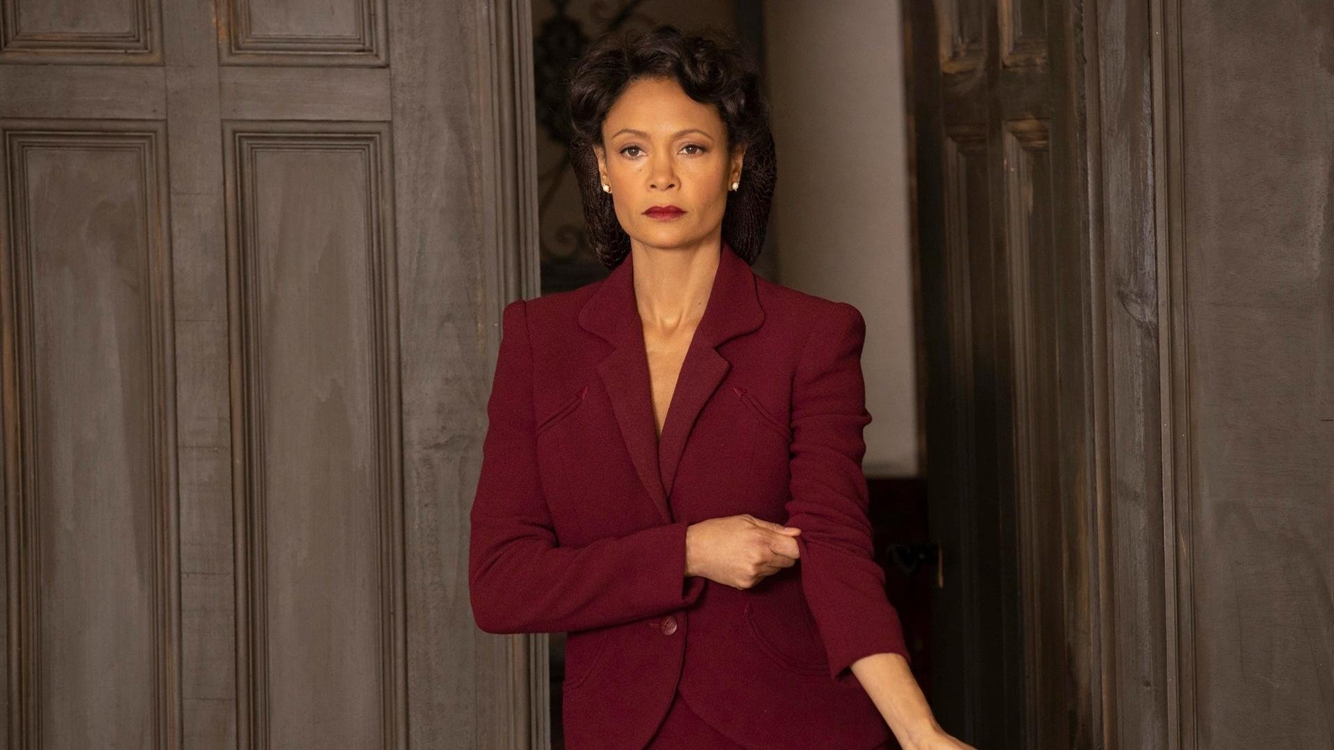 “高新体育中心:羽毛球赛场技术与速度并行”